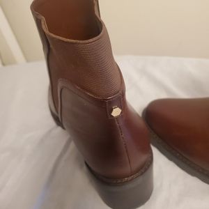 Brown leather ankle woman boots